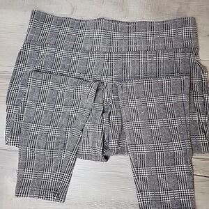 Tahari Dress Pants Women 12 (36x22.5) Gray Gingham Plaid Soft Stretch Business